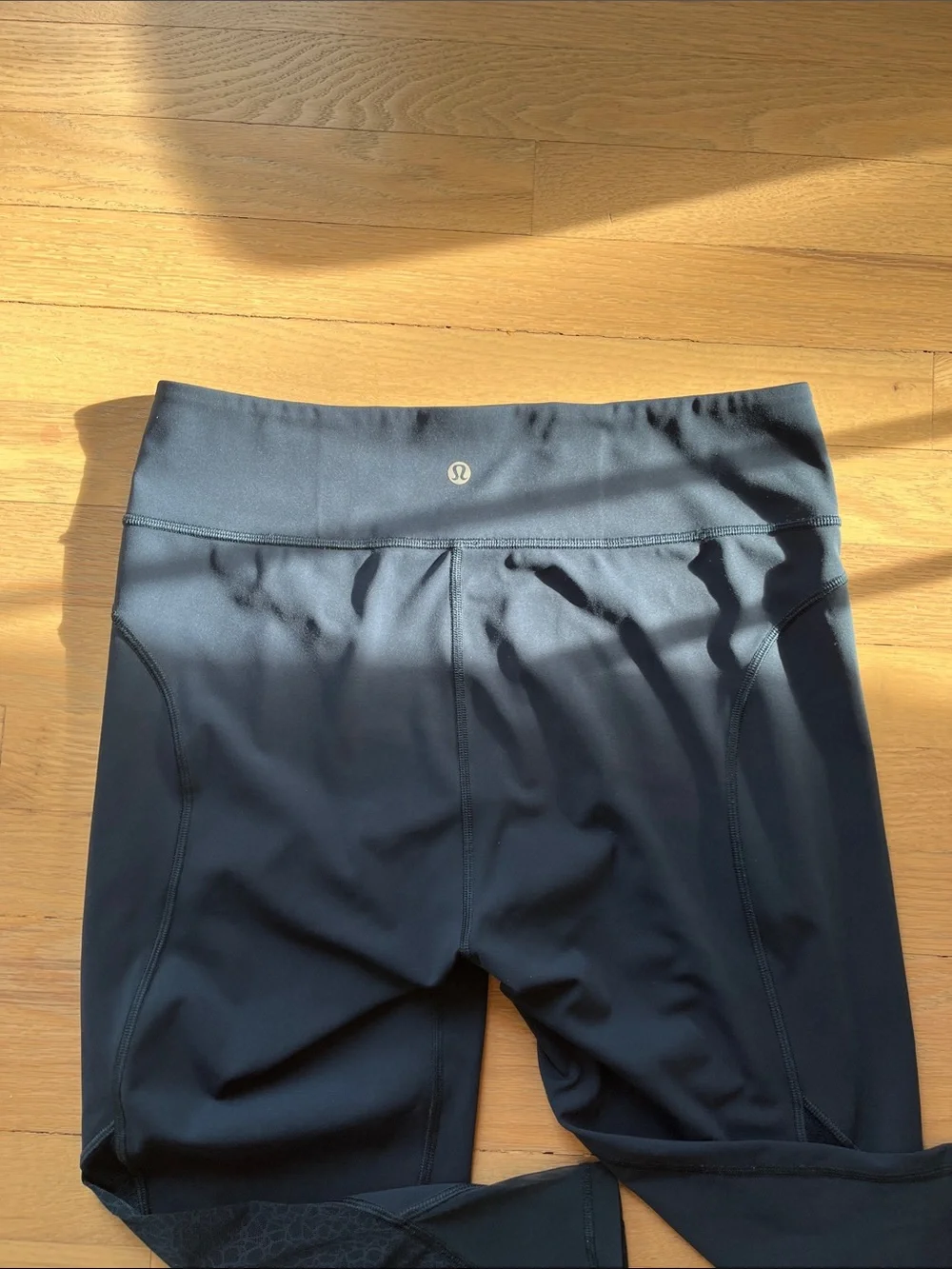 Lululemon Twist and Train crop legging sz 10